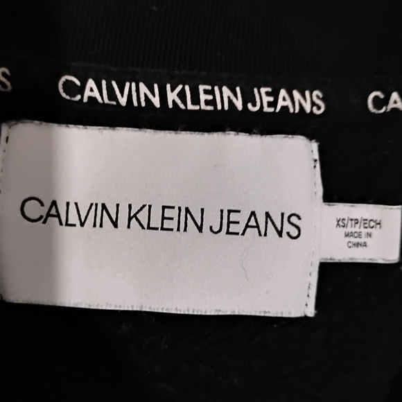 Calvin Klein Jeans Black Crewneck Sweater - Picture 6 of 9